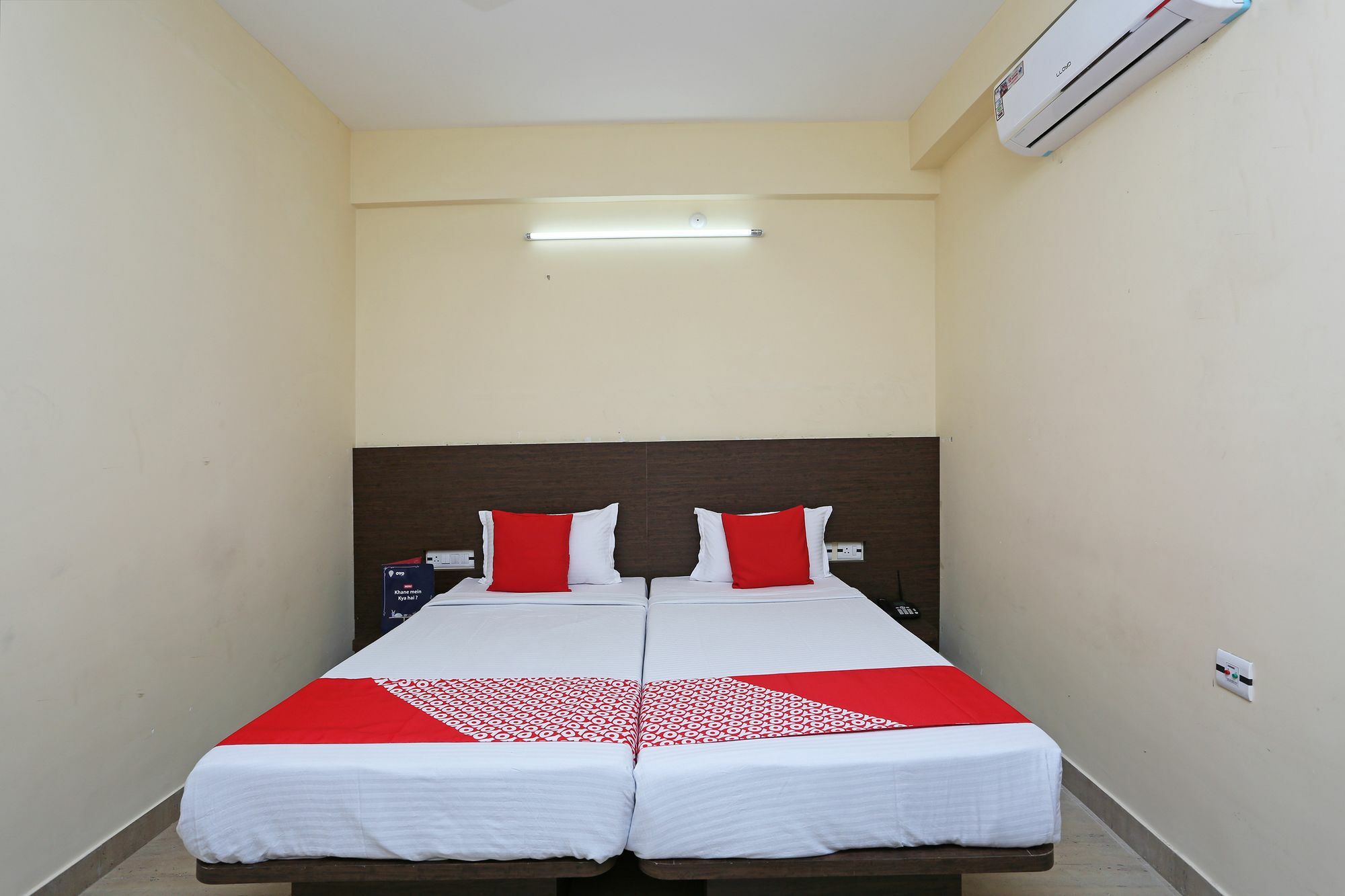 Oyo 11343 Hotel Sai International Bhubaneswar Bagian luar foto