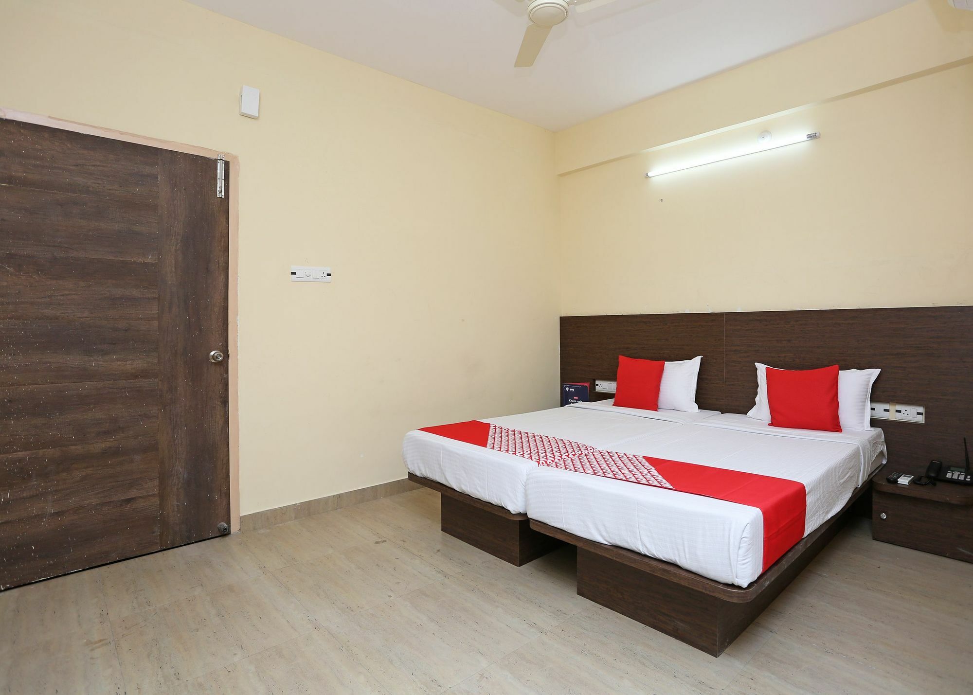 Oyo 11343 Hotel Sai International Bhubaneswar Bagian luar foto